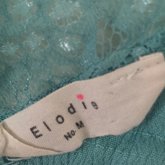 Pretty open shoulder lace top! - Picture 3 of 3